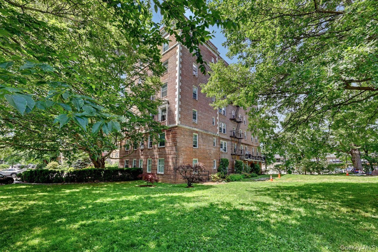 300 S Broadway Unit: 2 H thumbnail 32