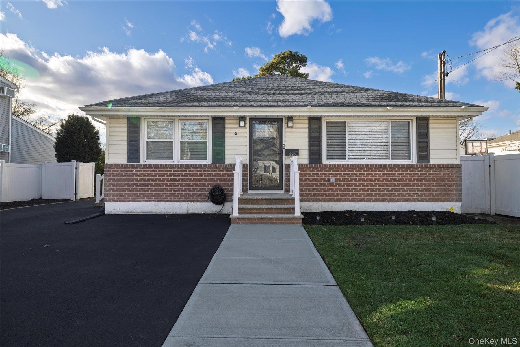 2280 Brookside Avenue thumbnail 2