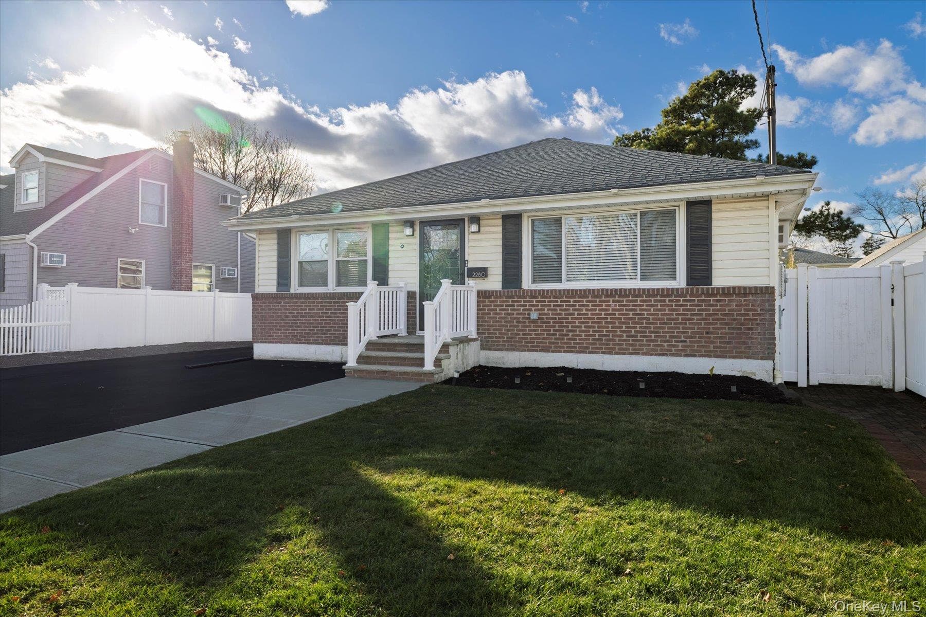 2280 Brookside Avenue photo 1