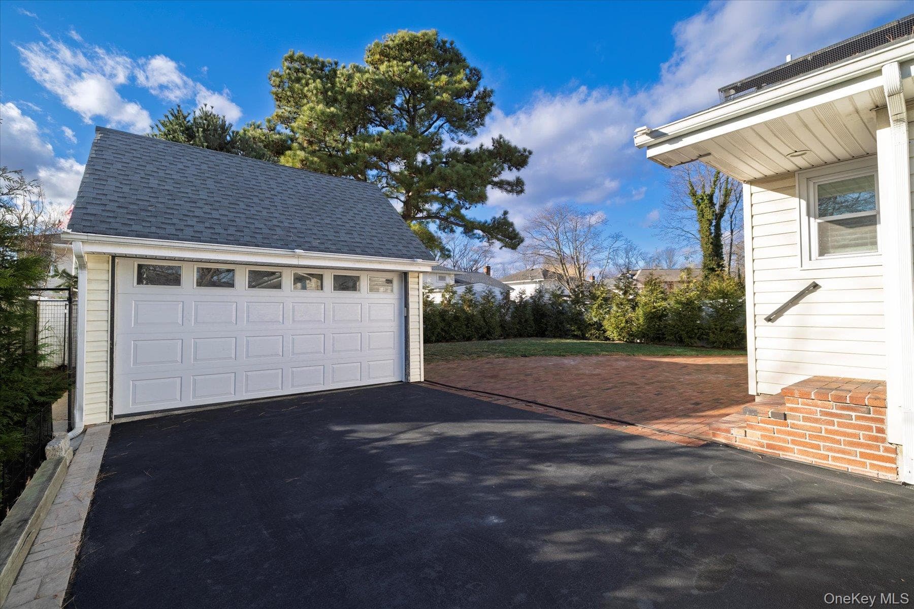 2280 Brookside Avenue thumbnail 4