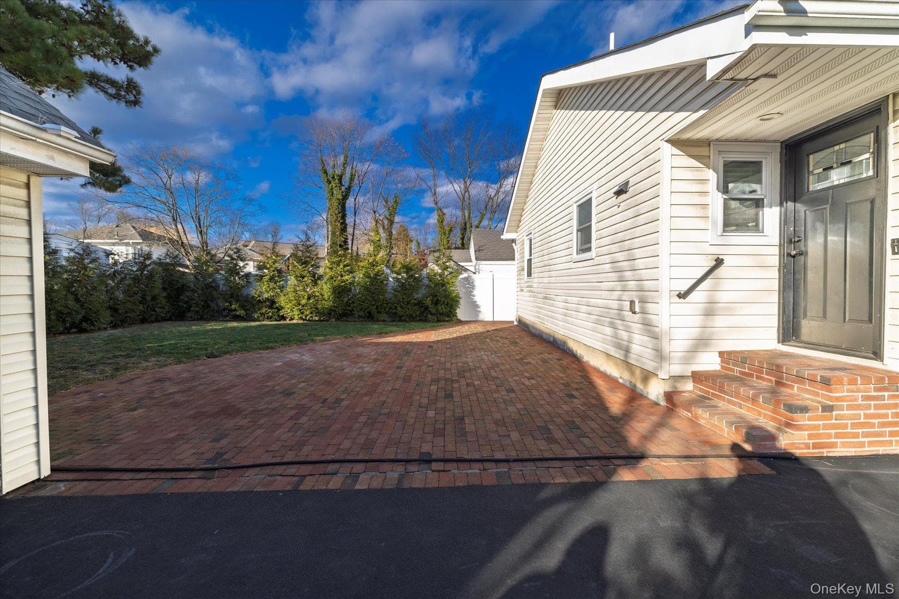 2280 Brookside Avenue thumbnail 5