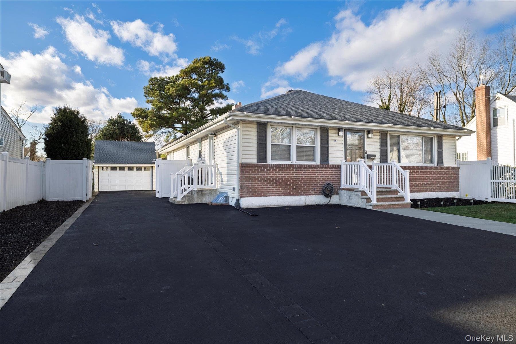 2280 Brookside Avenue thumbnail 3