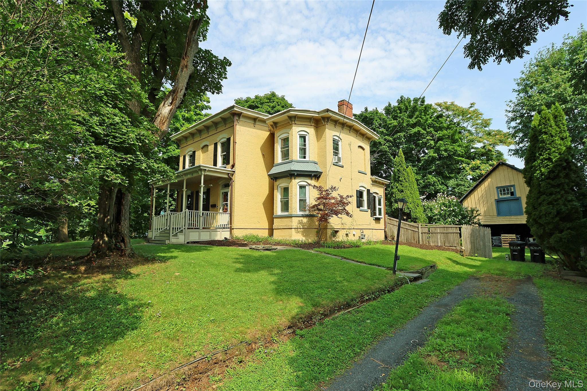 16 Elm Street, Newburgh