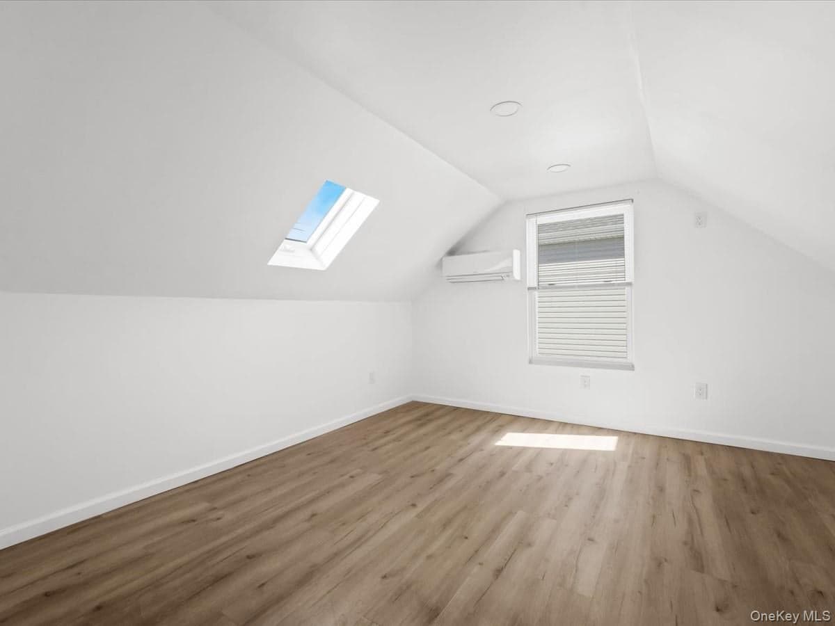 77 Litchfield Avenue thumbnail 13