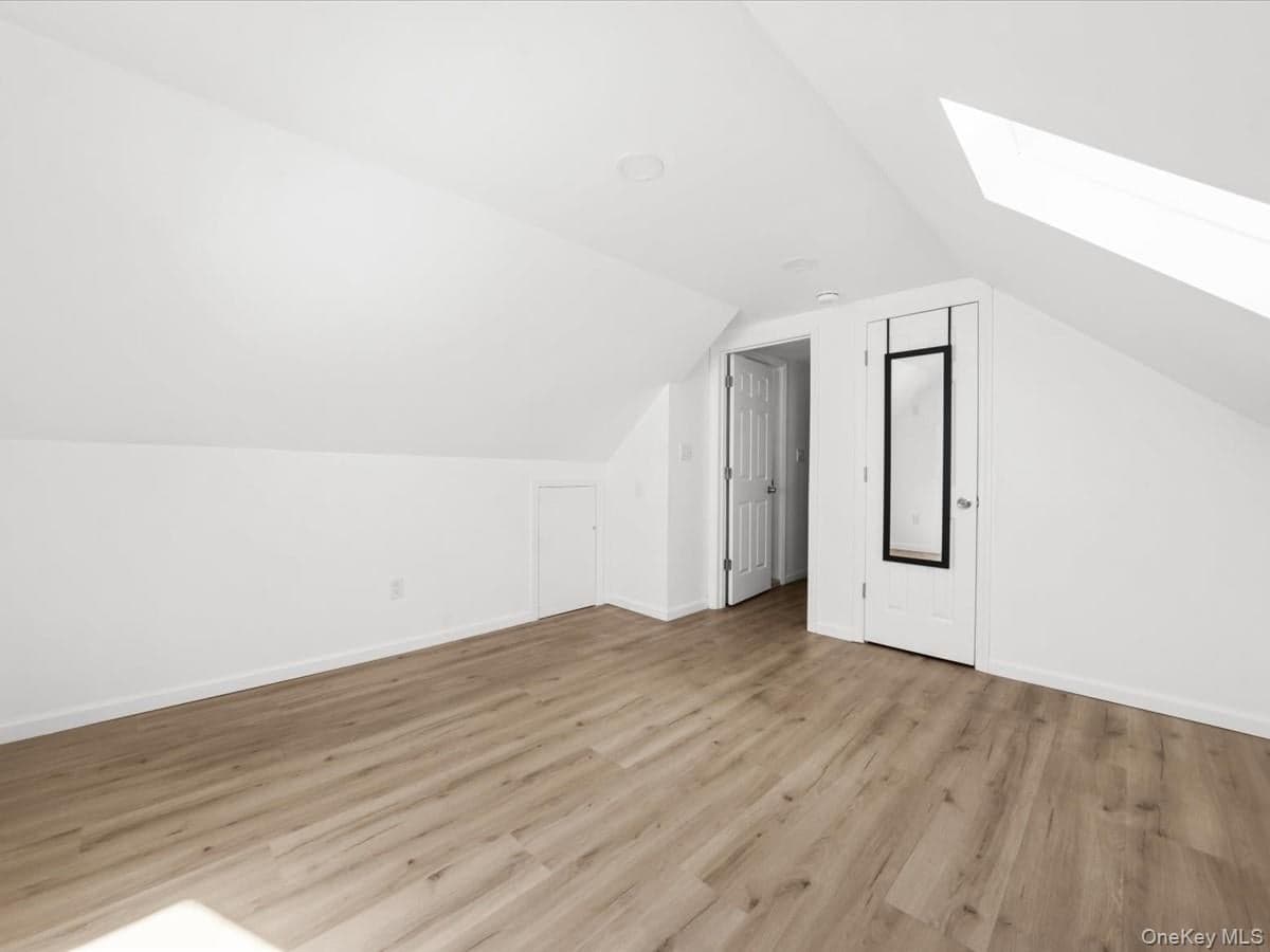 77 Litchfield Avenue thumbnail 14