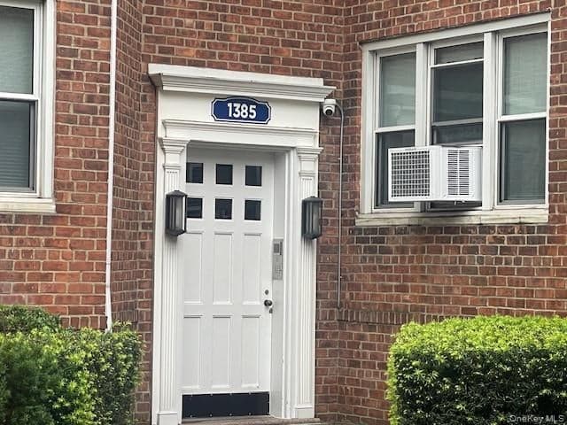 1385 Broadway Unit: A33 thumbnail 2