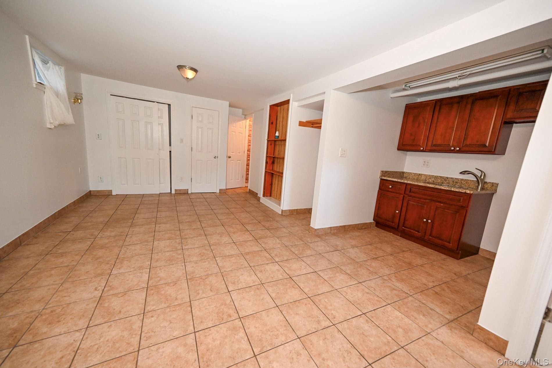 1087 Esther Street thumbnail 17