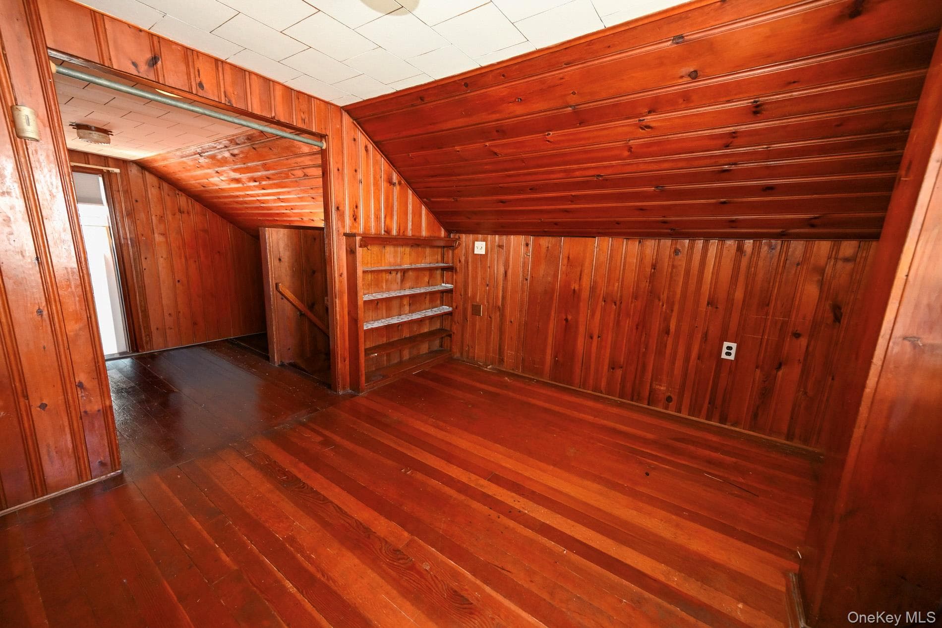 1087 Esther Street thumbnail 14