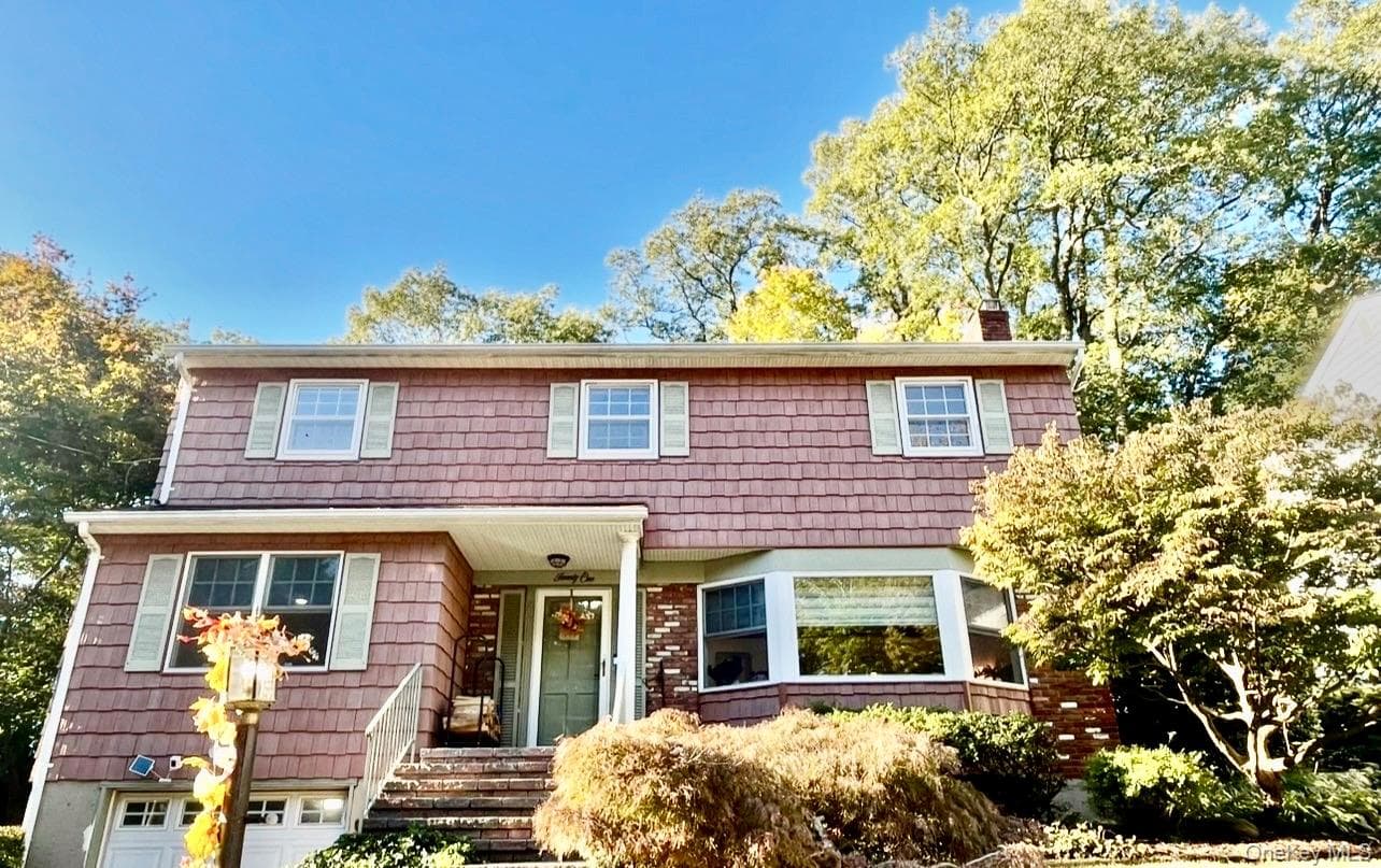 21 Noyes Lane, Huntington
