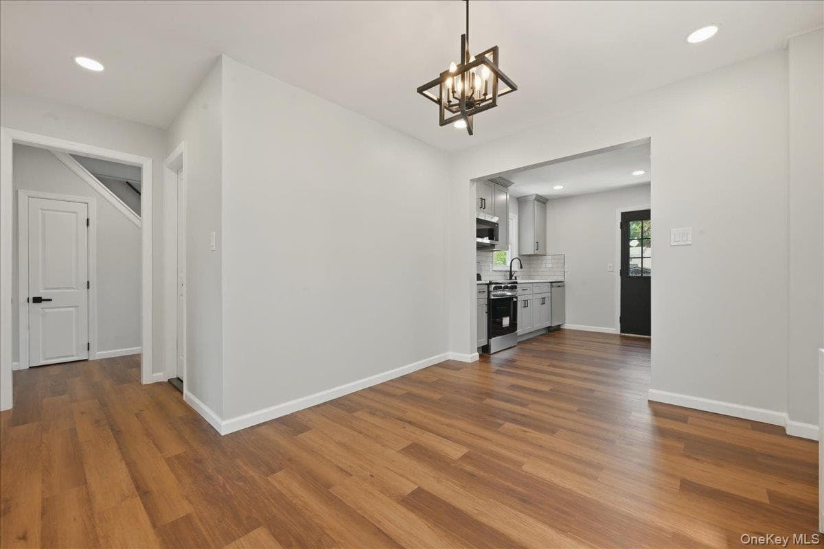 20 Wyona Avenue thumbnail 9