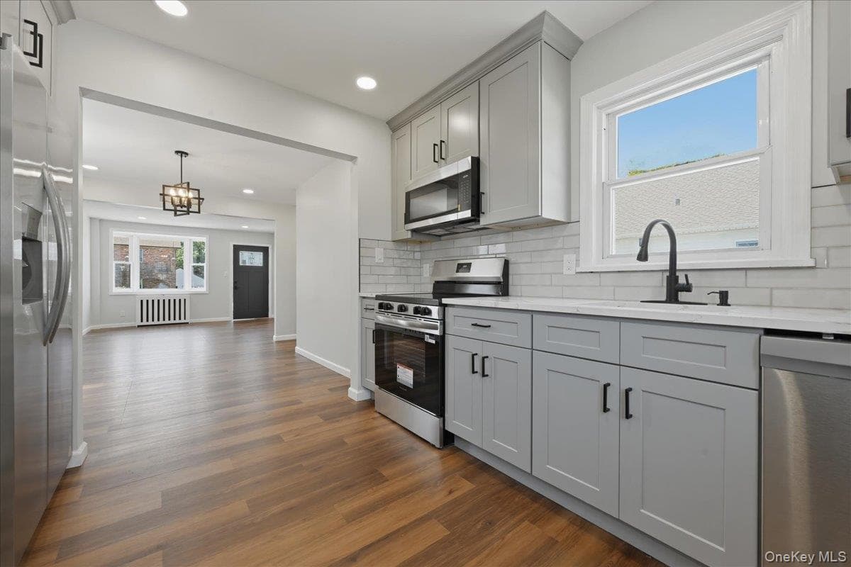 20 Wyona Avenue thumbnail 15
