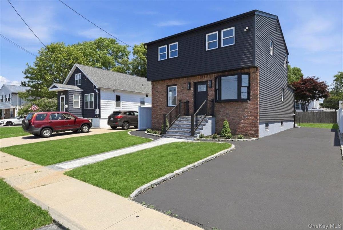 20 Wyona Avenue thumbnail 3