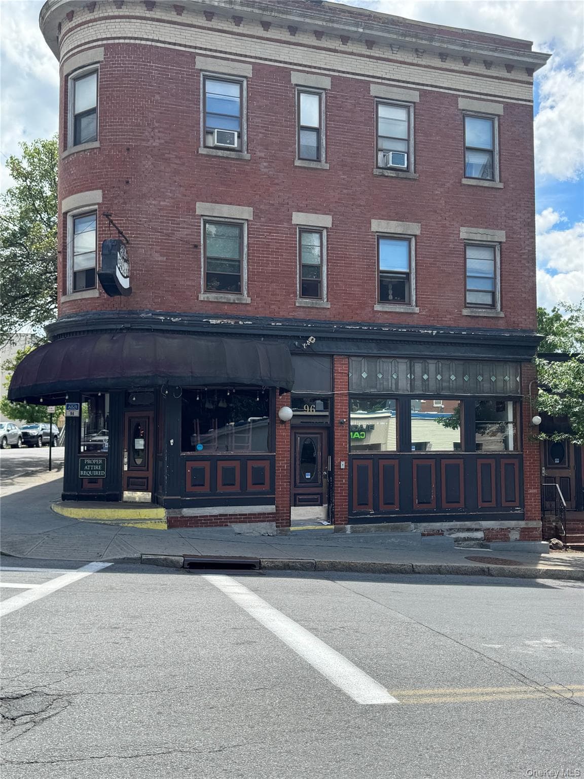 96 Main Street thumbnail 2