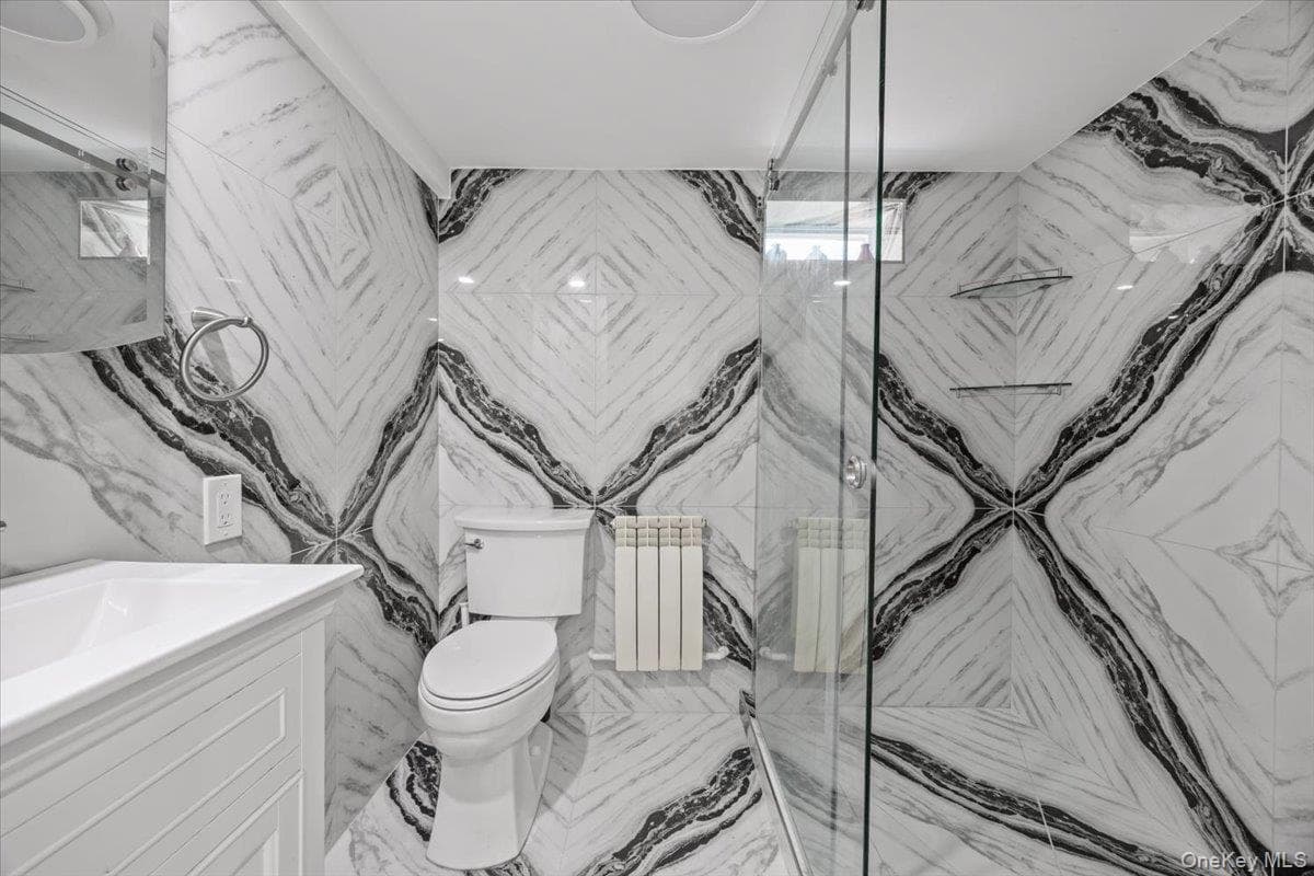 1515 E 55th Street thumbnail 19
