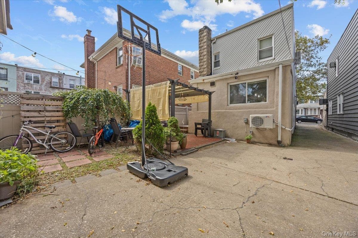 1515 E 55th Street thumbnail 24