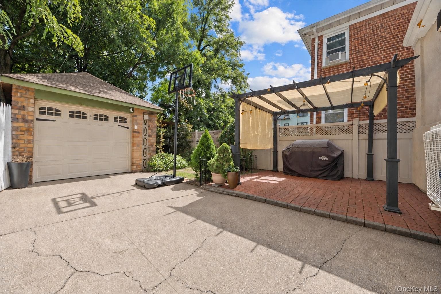 1515 E 55th Street thumbnail 22