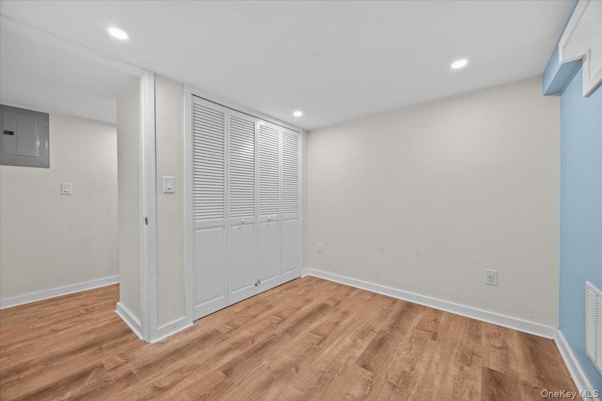 1515 E 55th Street thumbnail 18