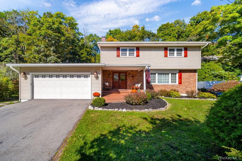 75 Alda Drive, Poughkeepsie