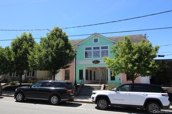 457 Broadway photo 1
