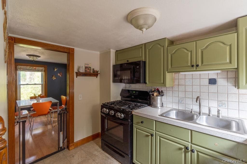 413 Gardnertown Road thumbnail 9