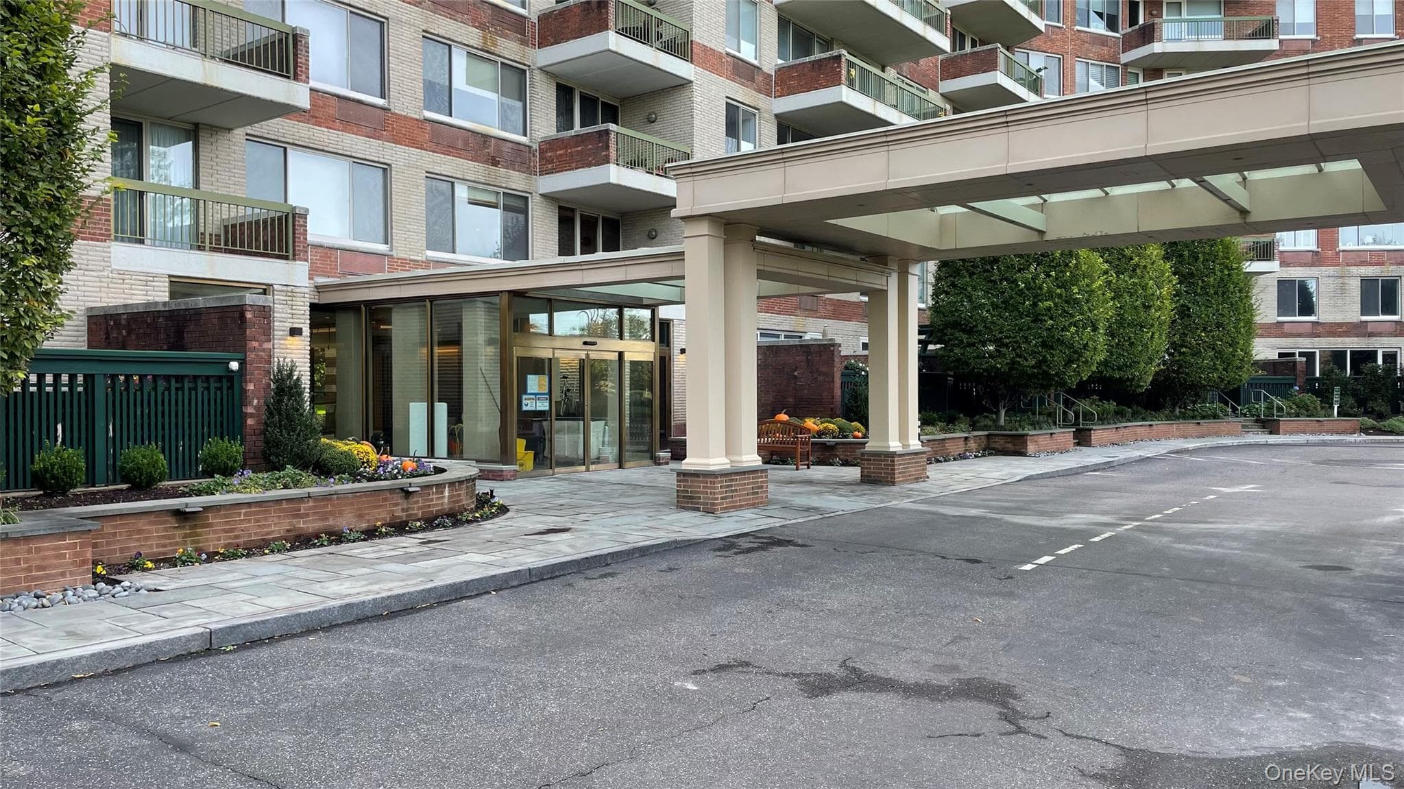 111 Cherry Valley Avenue Unit: 702 W thumbnail 2