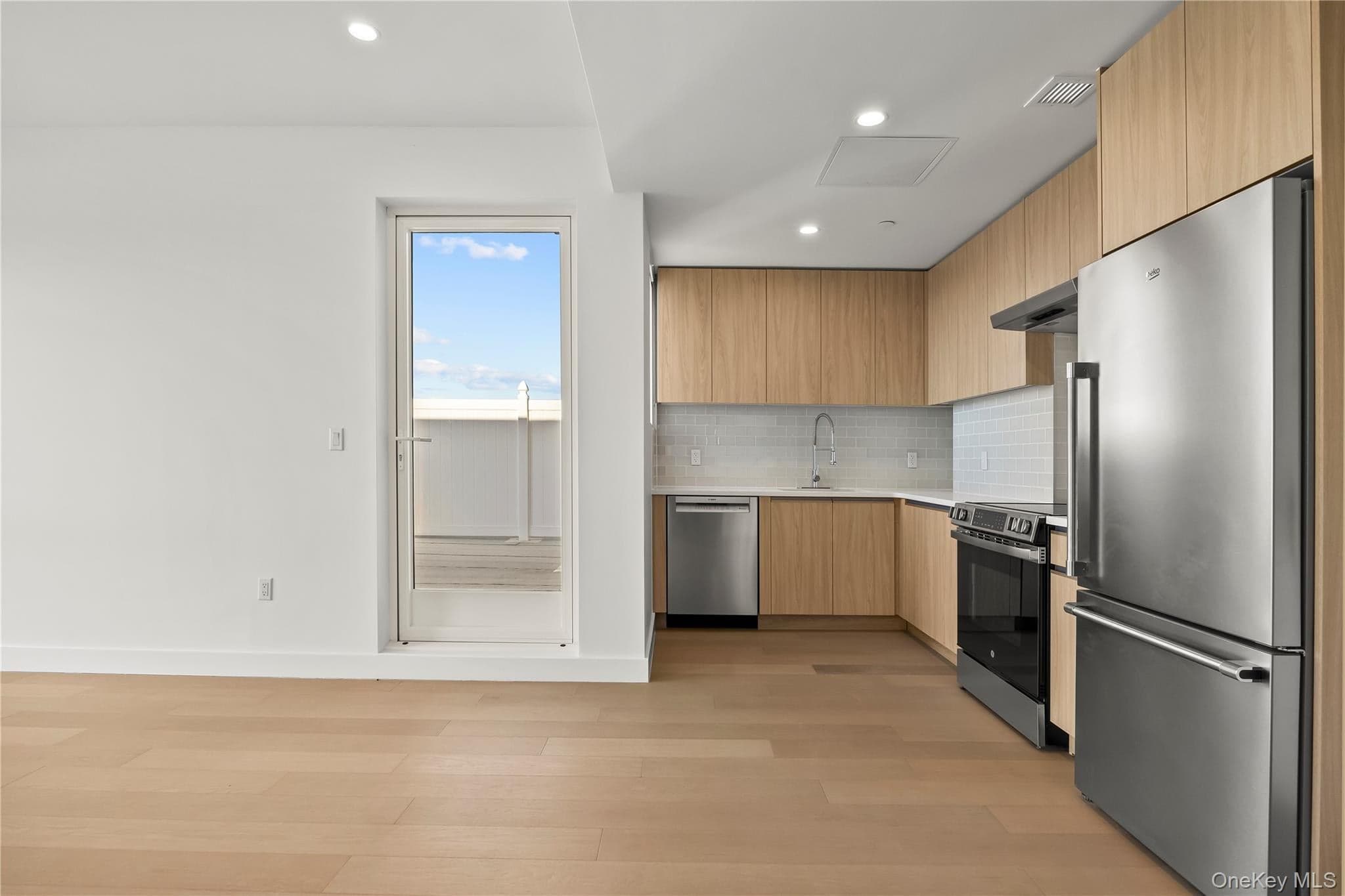 150-02 Northern Boulevard Unit: 6E thumbnail 9