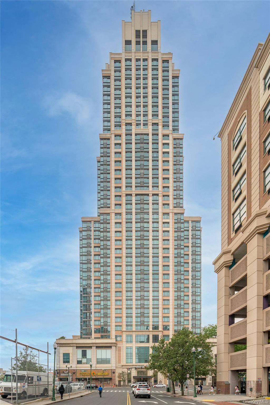 175 Huguenot Street Unit: 3104, New Rochelle