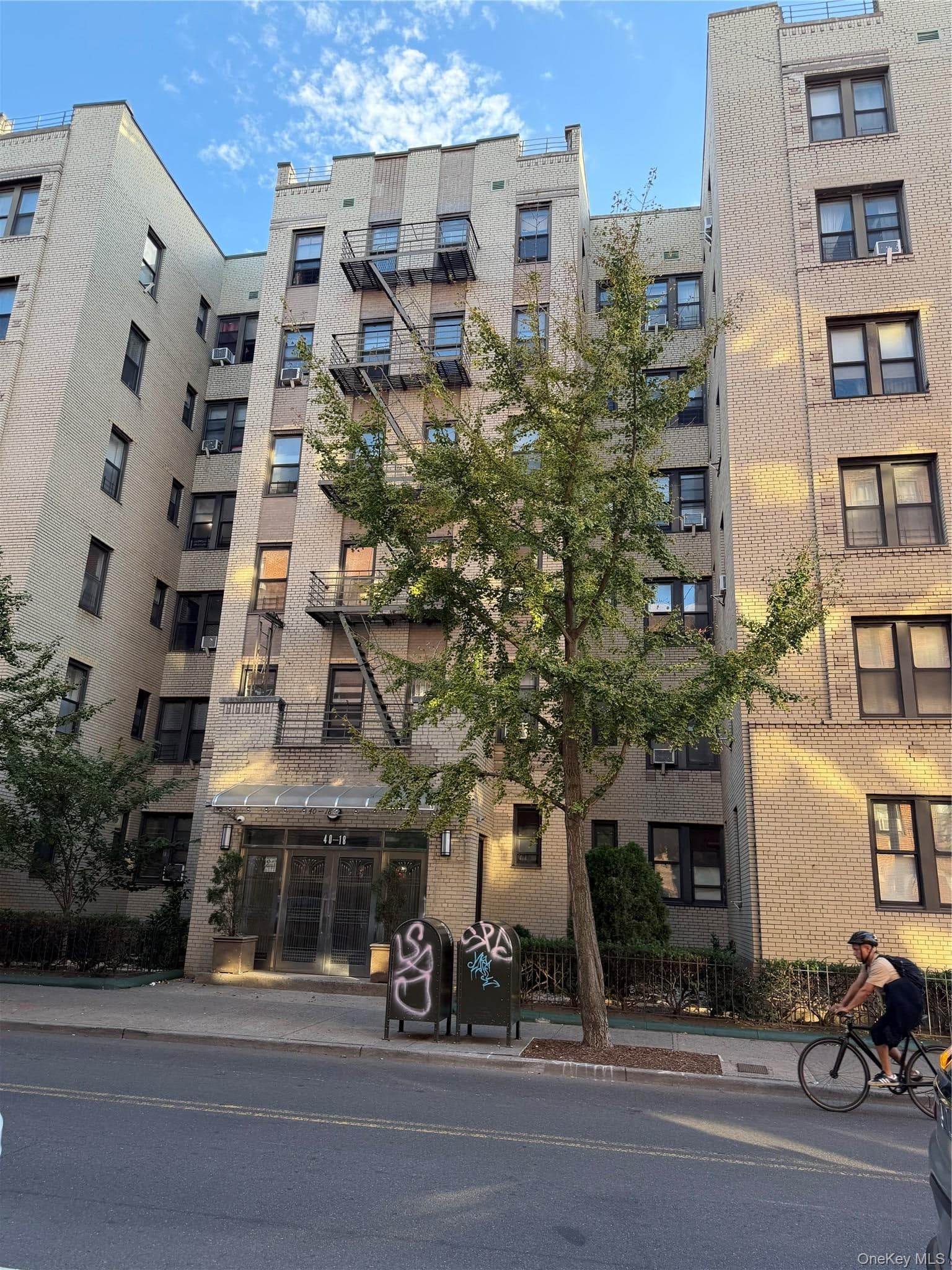 4018 Hampton Street Unit: 1A, Elmhurst