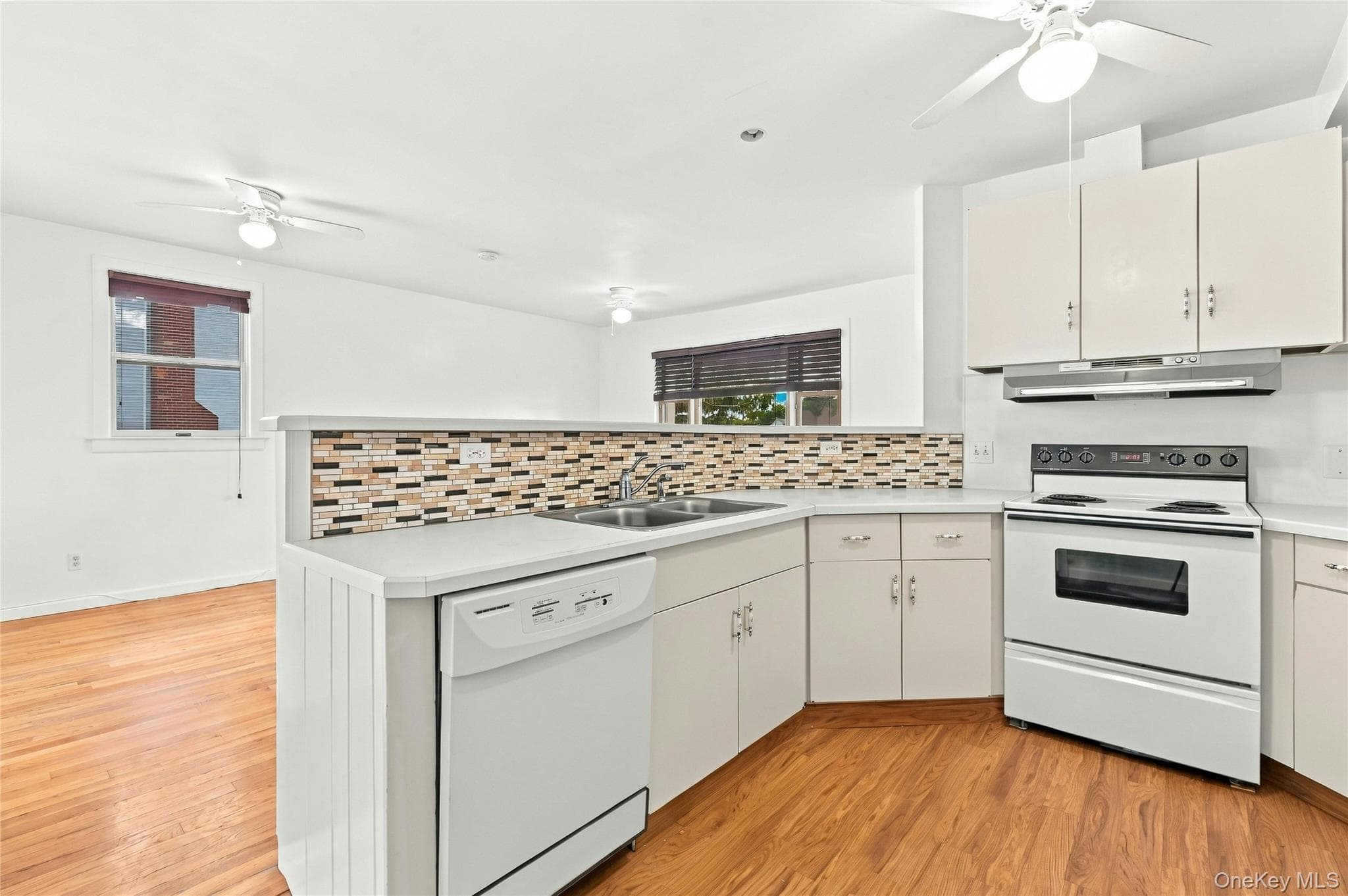 930 Tooker Avenue thumbnail 7