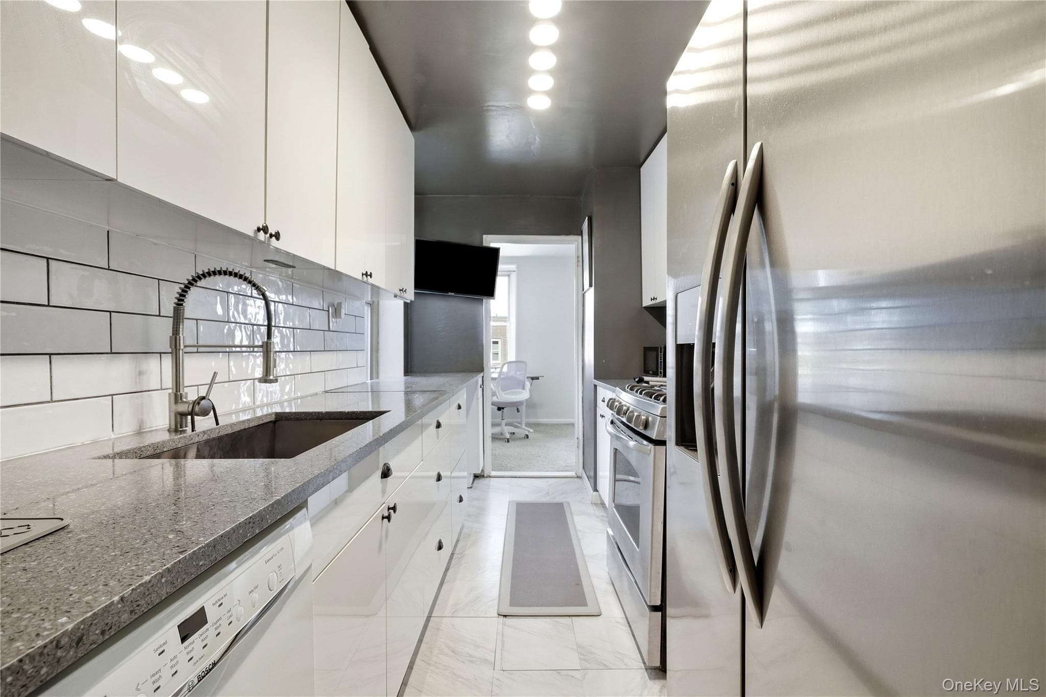 18-40 211th Street Unit: 6B thumbnail 12