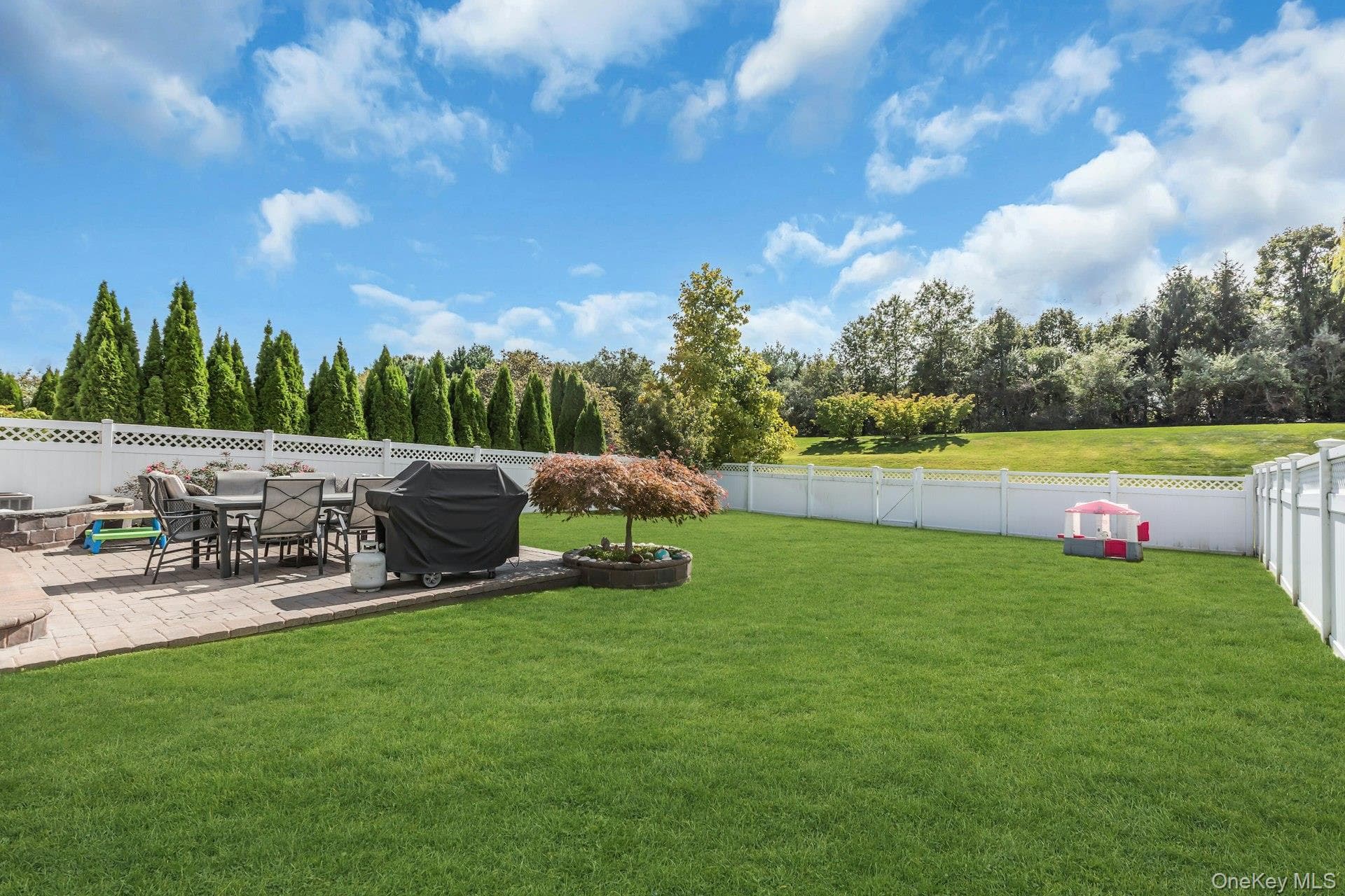 140 Rivendell Court thumbnail 31