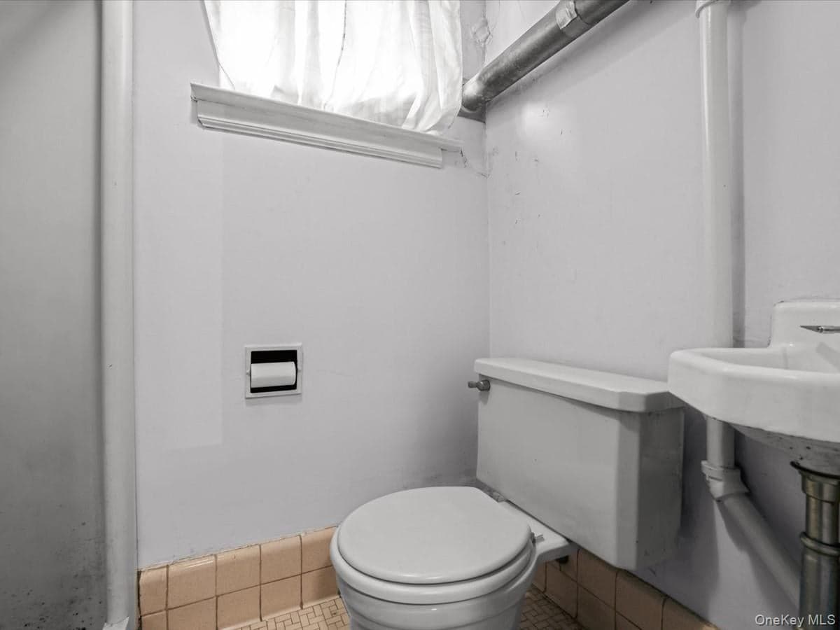 8026 217th Street thumbnail 15