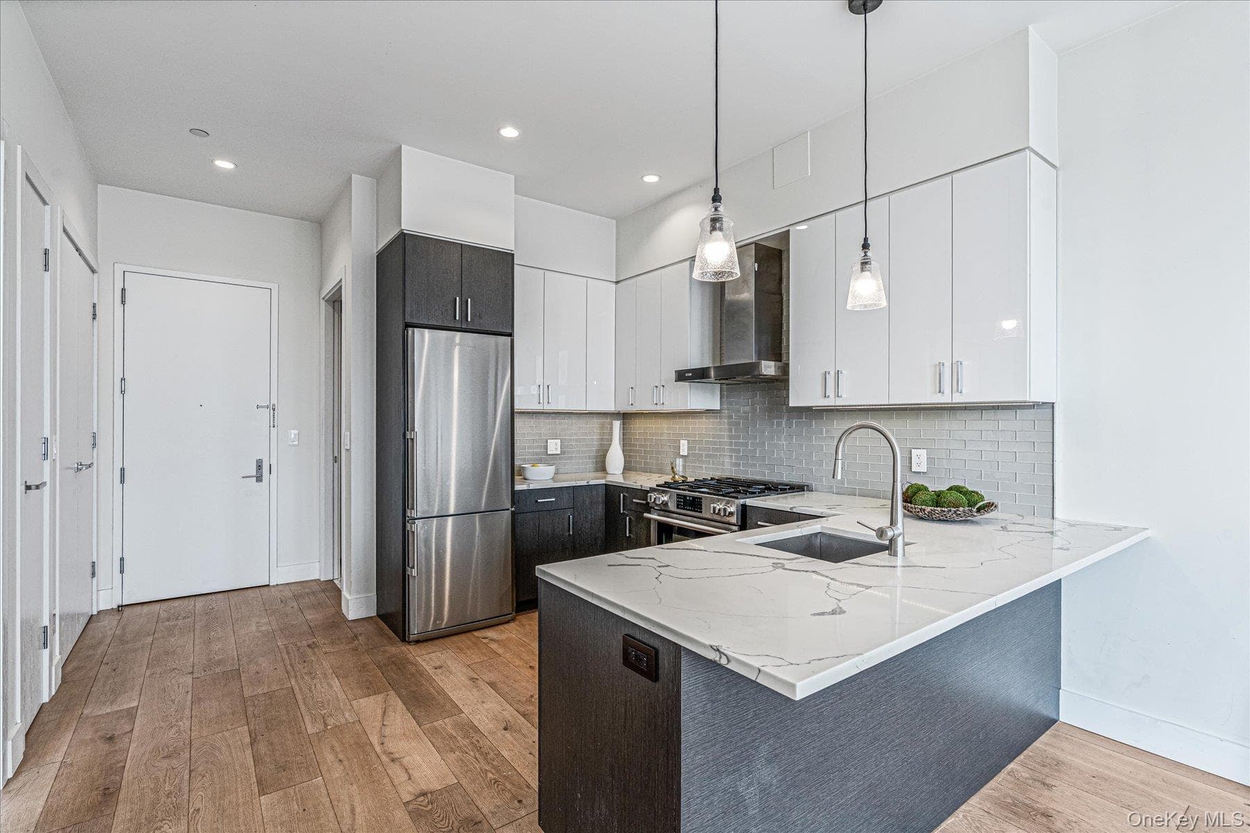 26-33 28th Street Unit: 4A thumbnail 4
