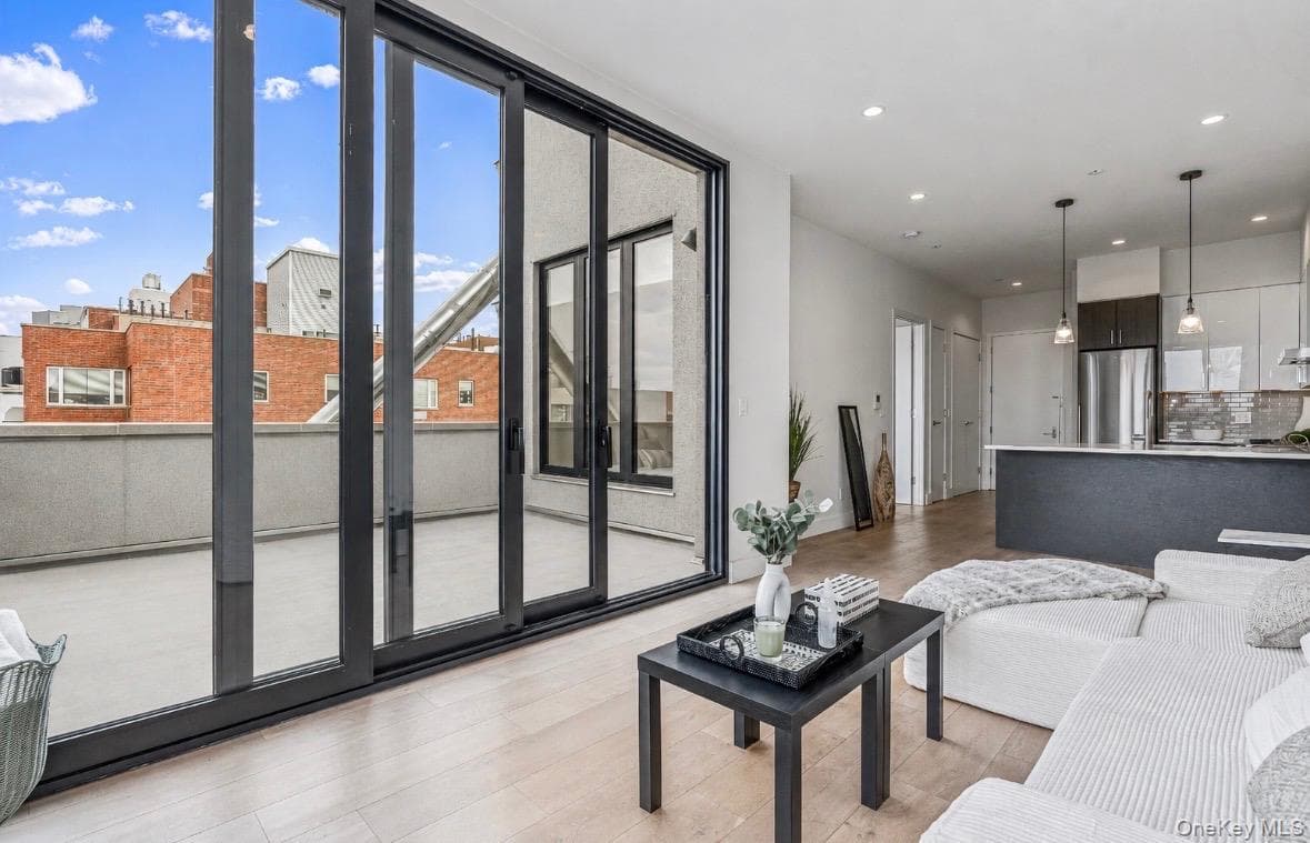 26-33 28th Street Unit: 4A thumbnail 9