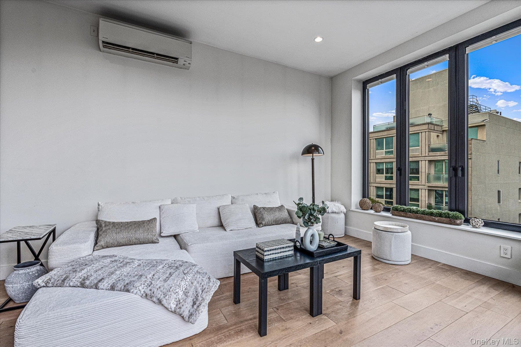 26-33 28th Street Unit: 4A thumbnail 8