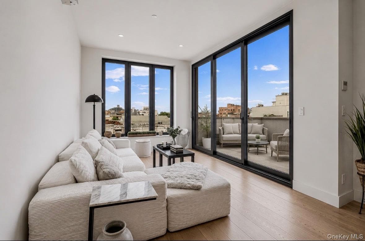 26-33 28th Street Unit: 4A thumbnail 7