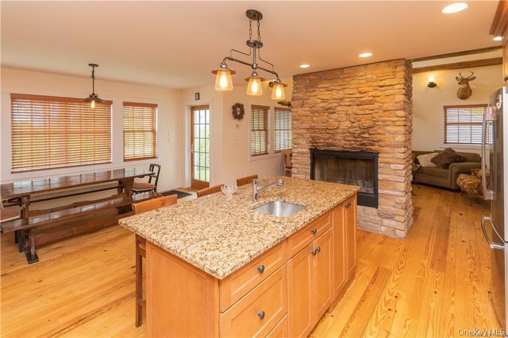 669 Mountain Road thumbnail 9