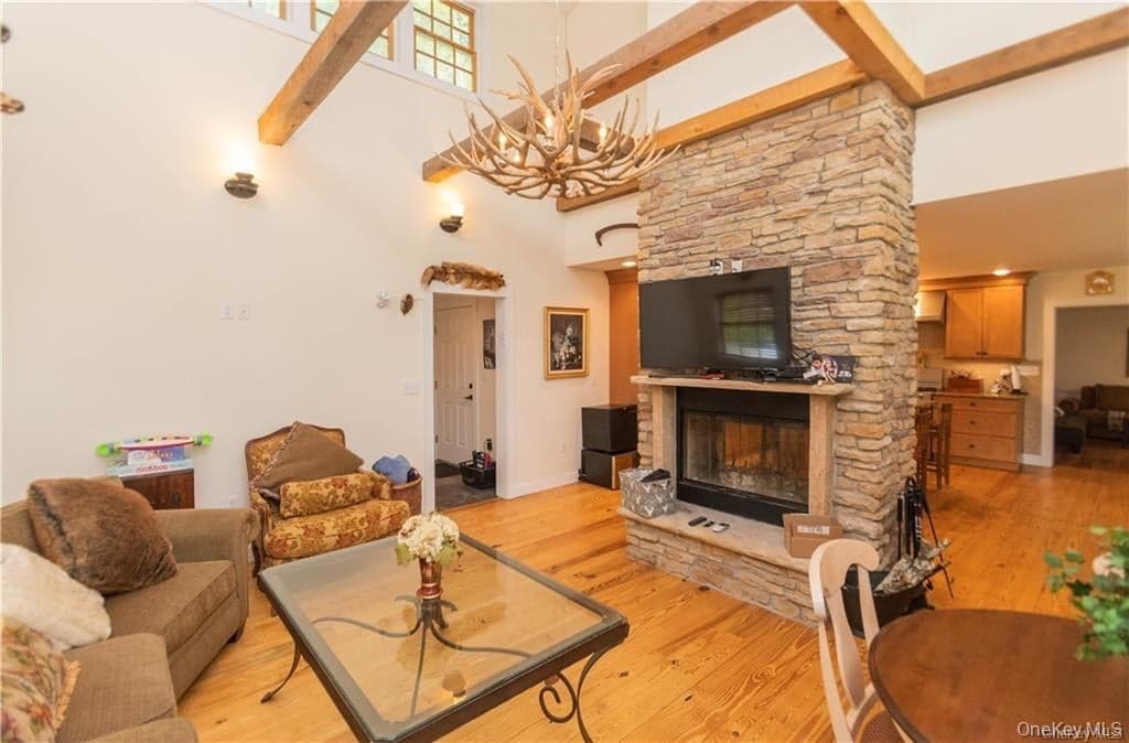 669 Mountain Road thumbnail 16