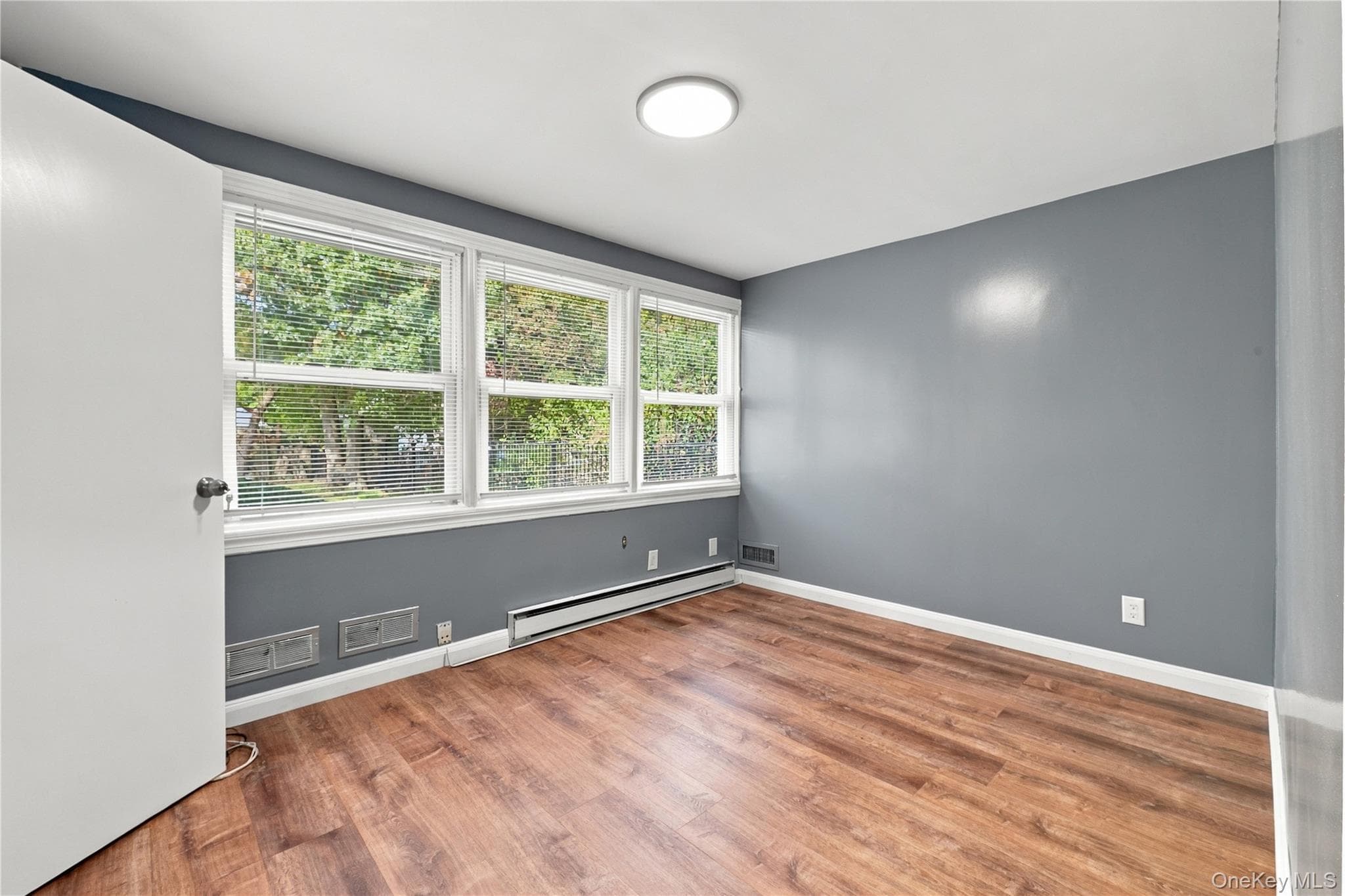 201 Hempstead Avenue thumbnail 14