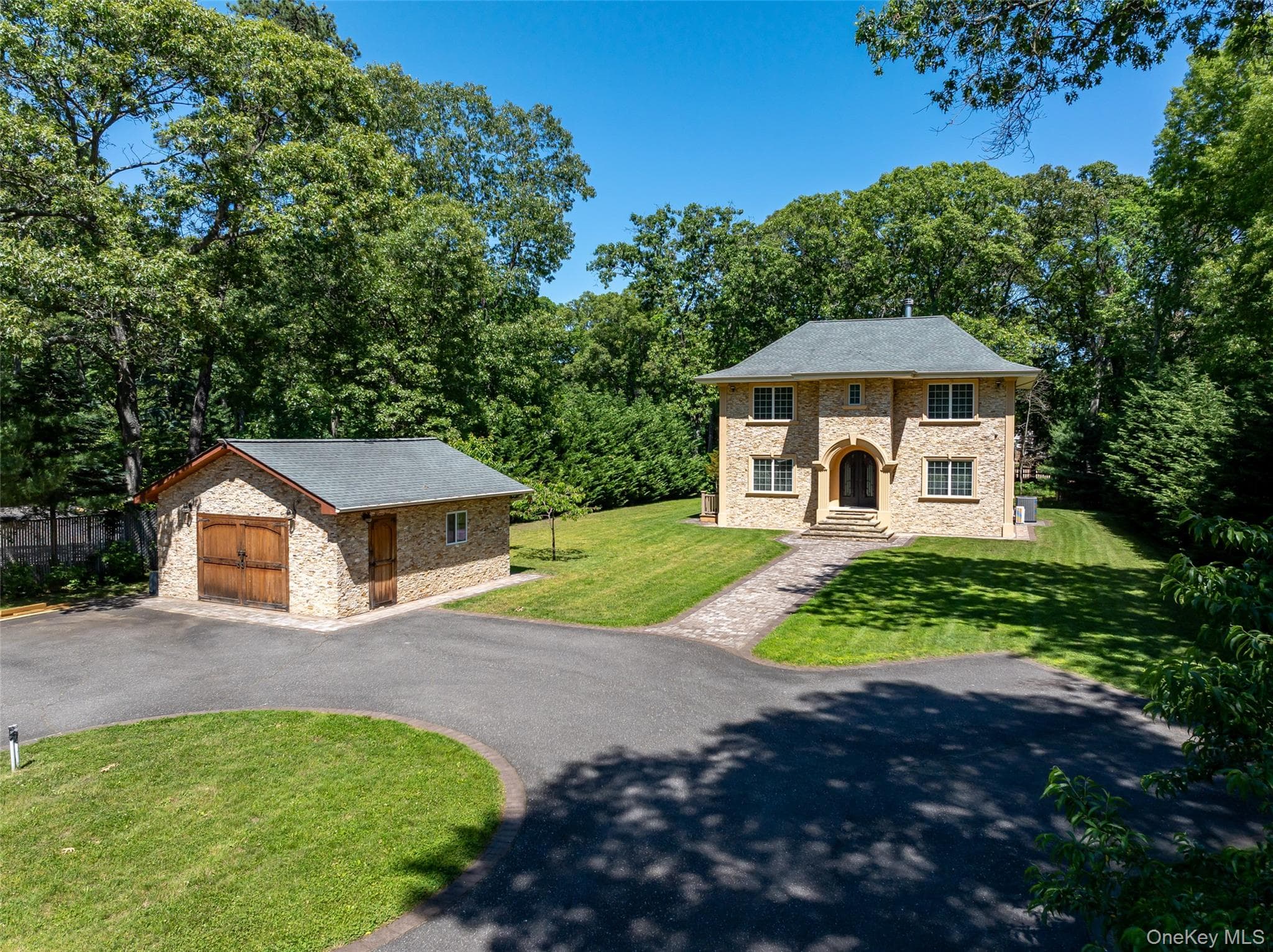 225 Old Willets Path photo 1