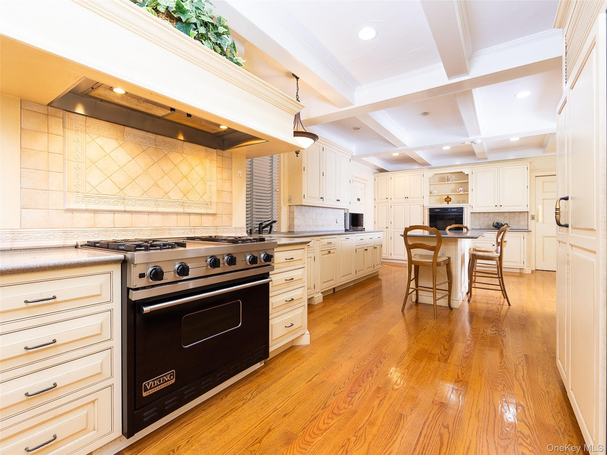 63 Colonial Avenue thumbnail 9