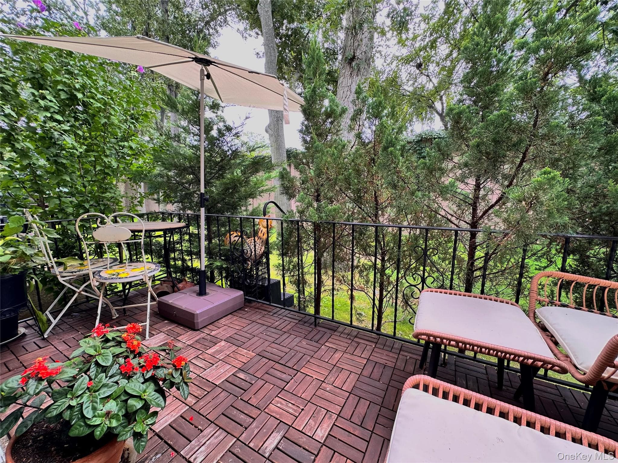 704 Towne House Village Unit: 704 thumbnail 6