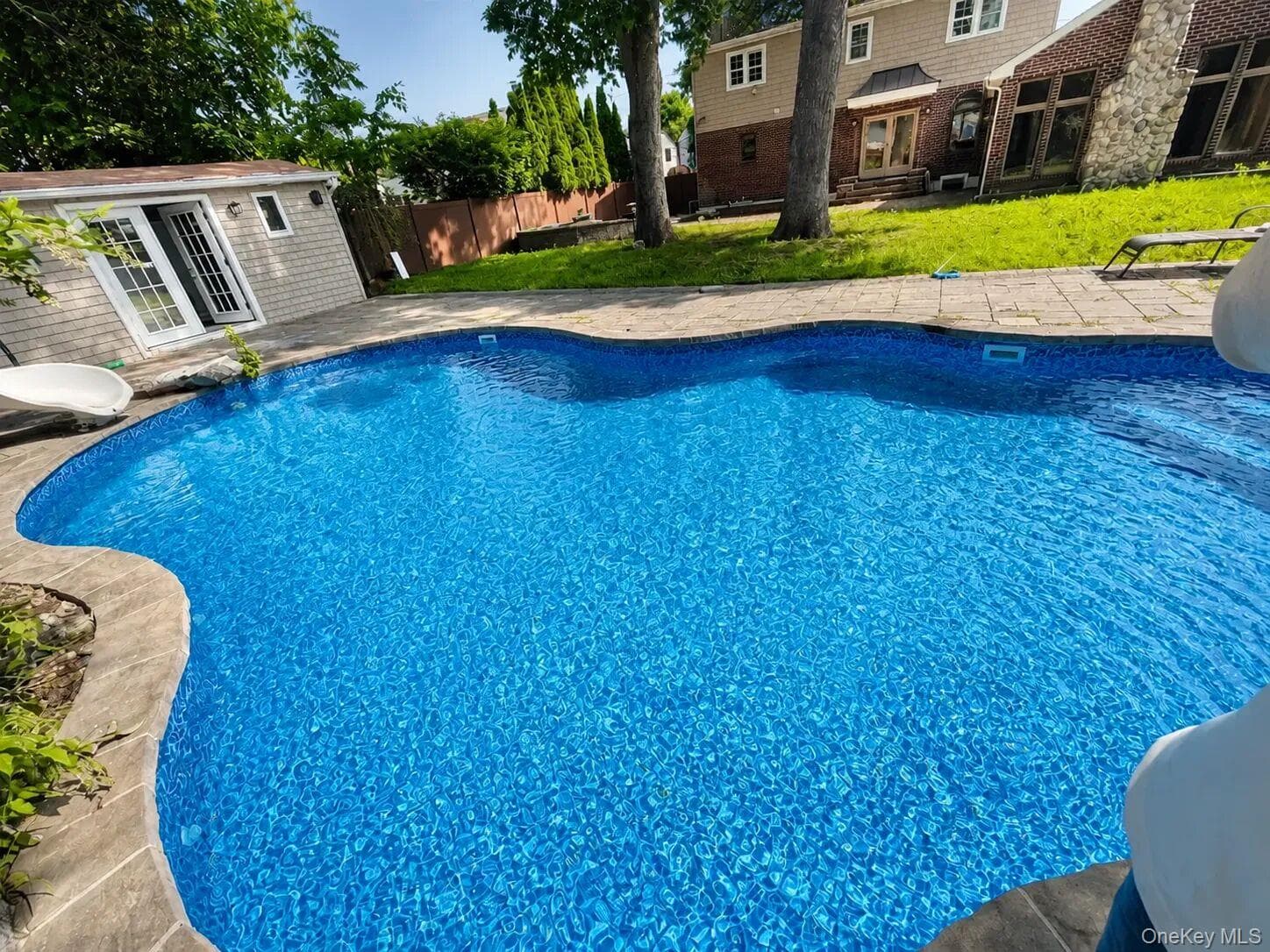 396 Chestnut Avenue thumbnail 5