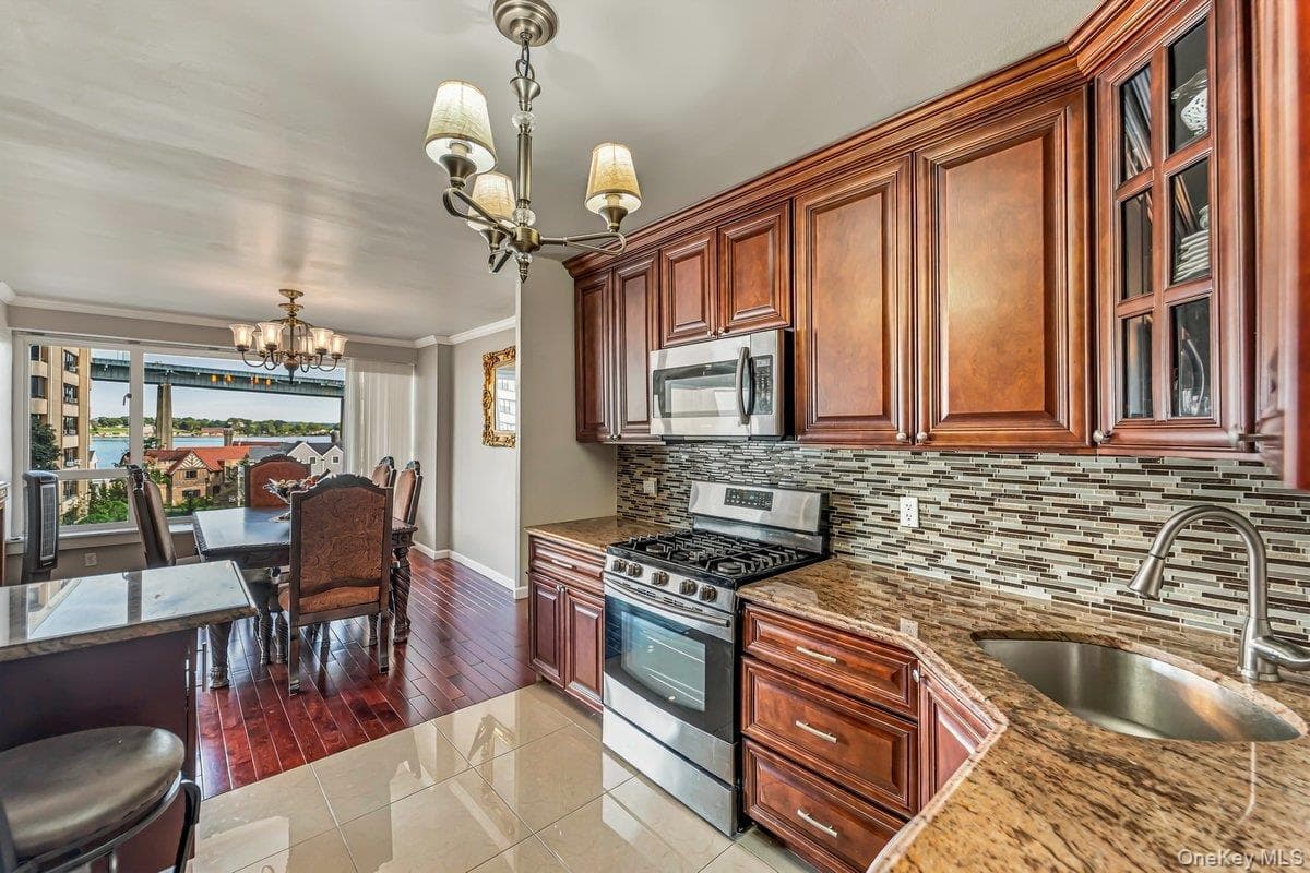 166-25 Powells Cove Boulevard Unit: 4L thumbnail 23