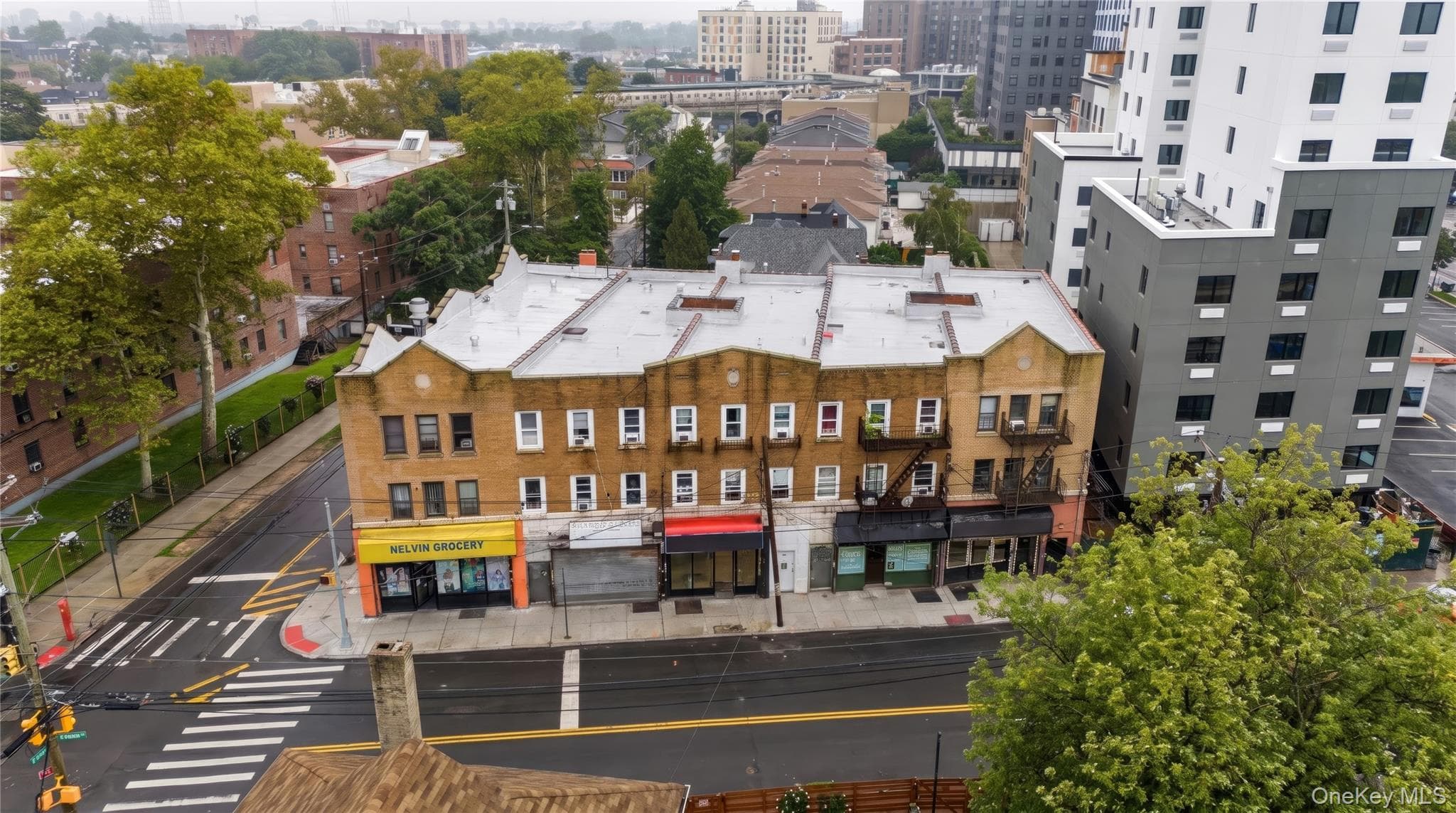 2122 Cornaga Avenue thumbnail 4