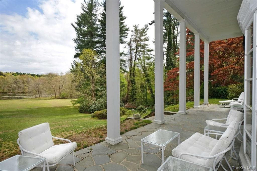 450 Oyster Bay Road thumbnail 2