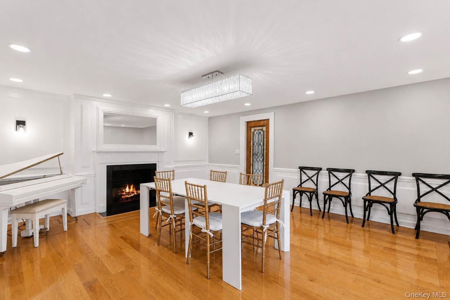 450 Oyster Bay Road thumbnail 6
