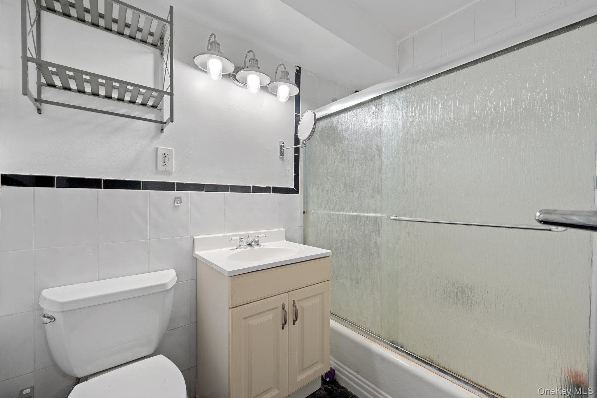 3121 Middletown Road Unit: 8A thumbnail 3