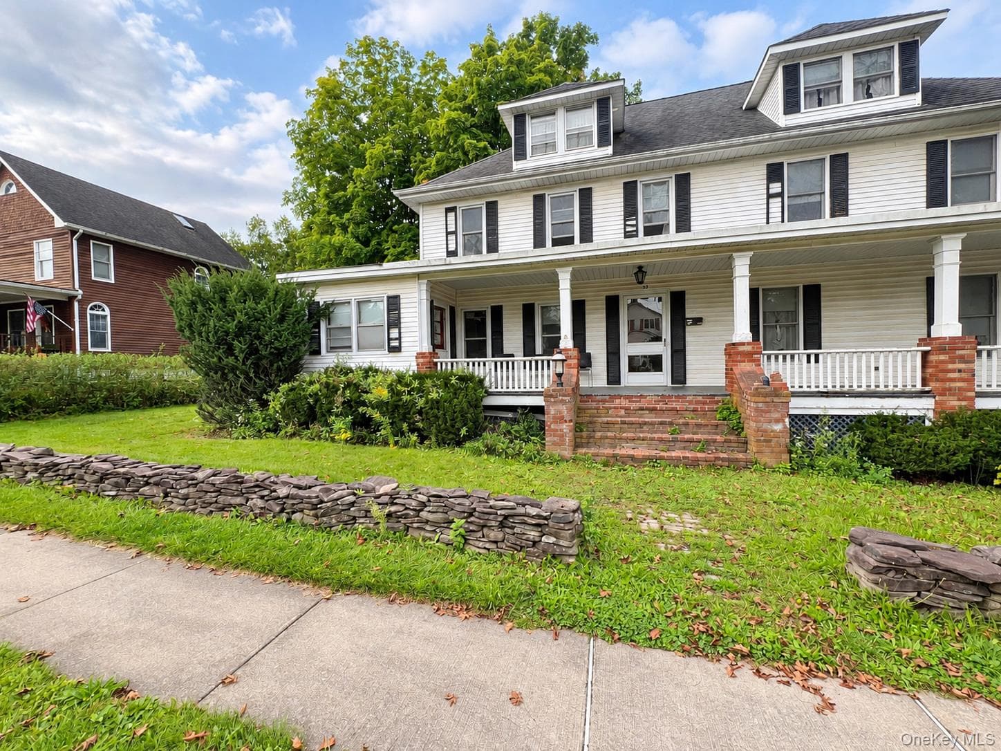 39 Maple Avenue thumbnail 2