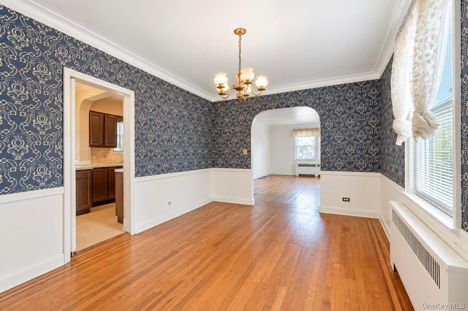 1845 Hering Avenue thumbnail 18